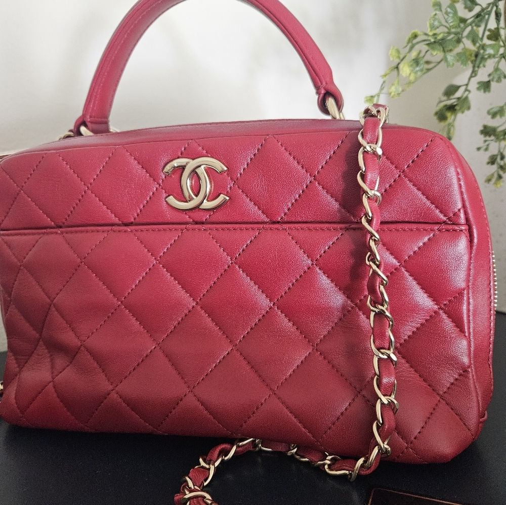 CHANEL Red Trendy Quilted Shoulder Bag with Gold Chain